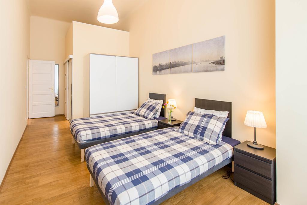 Api Flat Lägenhet Budapest Exteriör bild