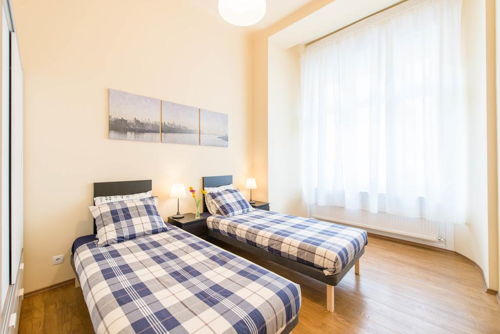 Api Flat Lägenhet Budapest Exteriör bild